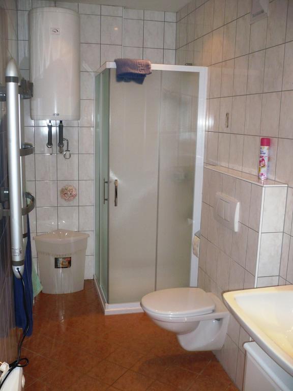 Ferienwohnungen Fryba Bad Kleinkirchheim Δωμάτιο φωτογραφία